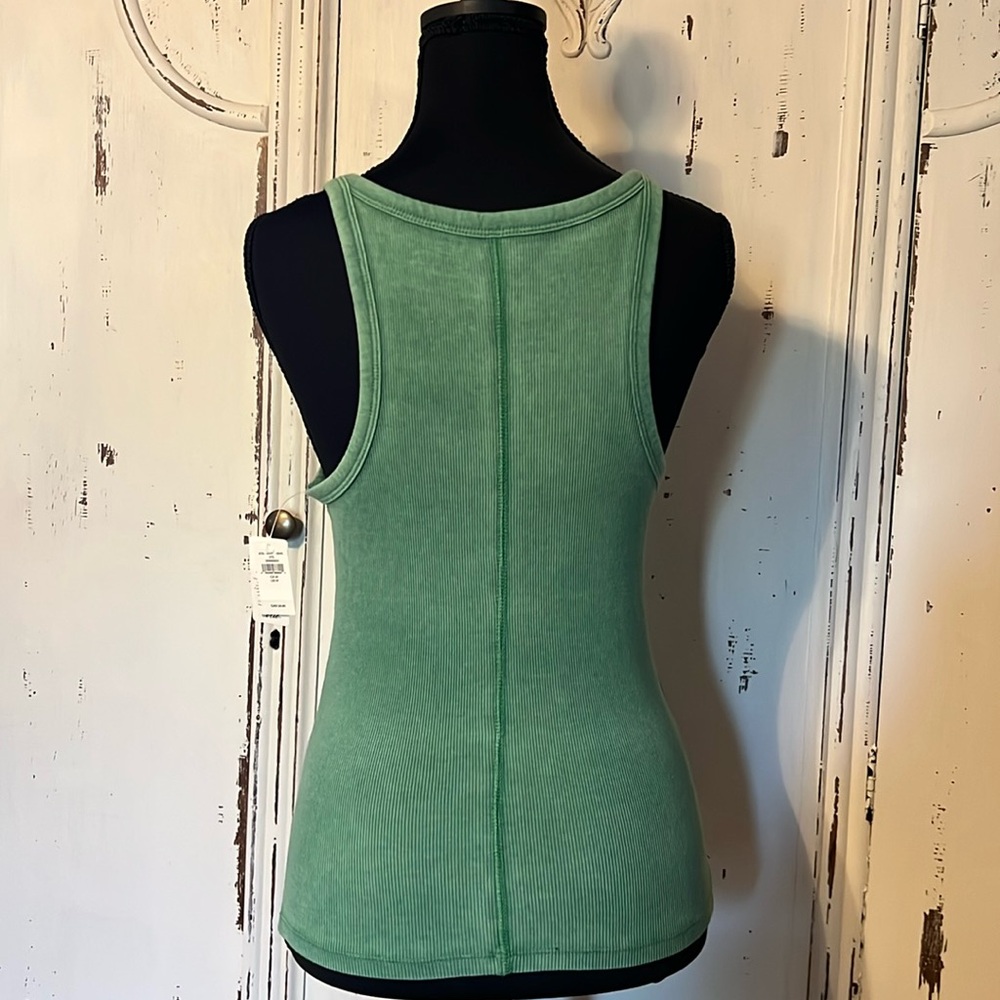 Green Ribbed Fitted Tank Top - Picture 2 of 6